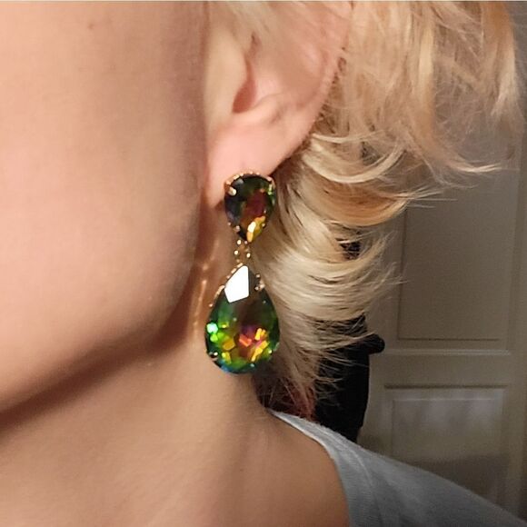 NWOT Rainbow Oil Spill Teardrop Earrings - Picture 3 of 3